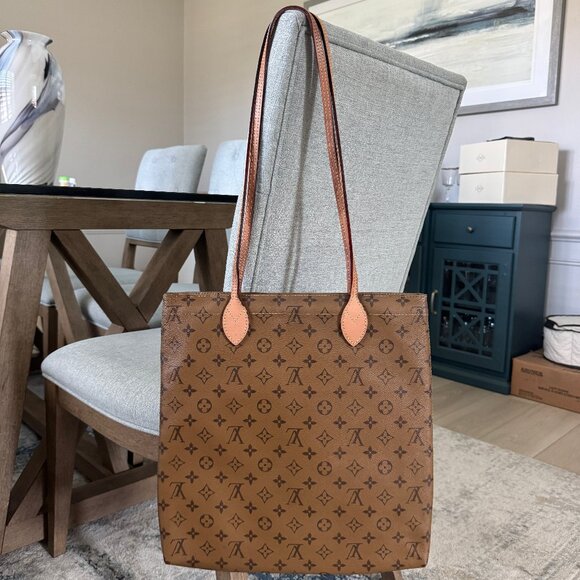 Louis Vuitton MONOGRAM REVERSE CANVAS Carry It - Picture 2 of 13